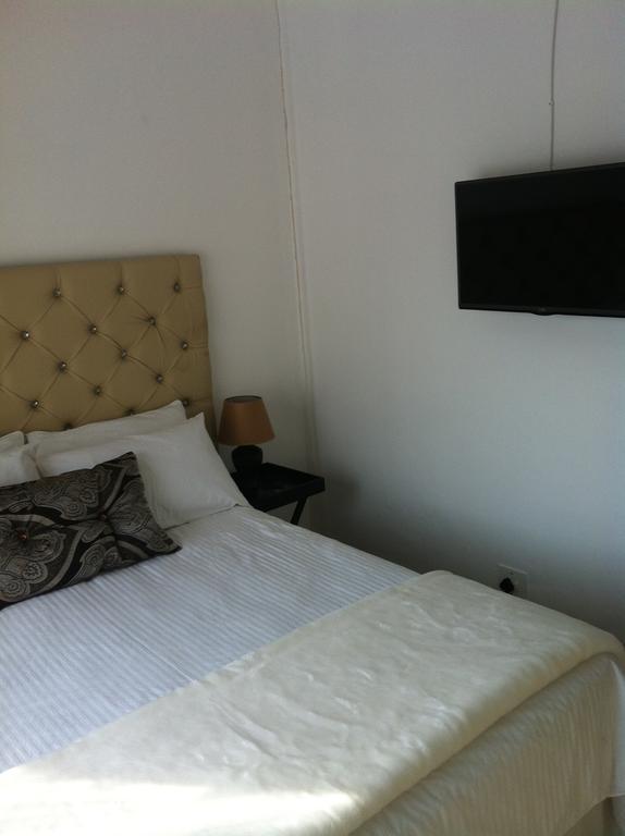 130 Market Bed And Breakfast Йоханесбург Стая снимка